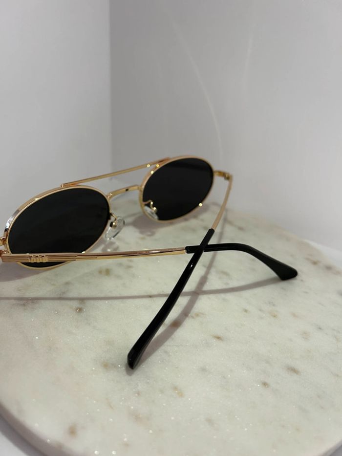 Lunettes de soleil neuves style vintage - photo numéro 2