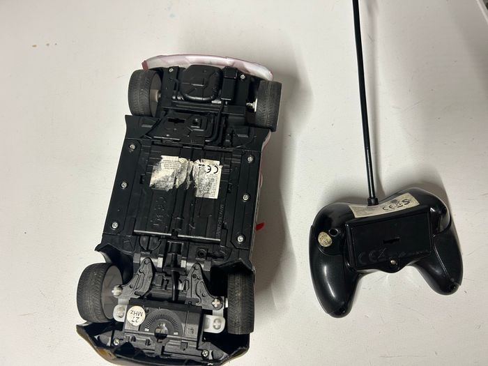 Voiture télécommandée - photo numéro 2