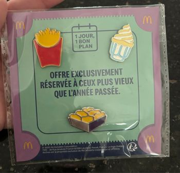 Pin’s broché McDonald’s neuf sous Blister