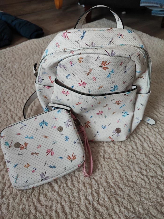 Sac a dos parfois comme neuf - photo numéro 3