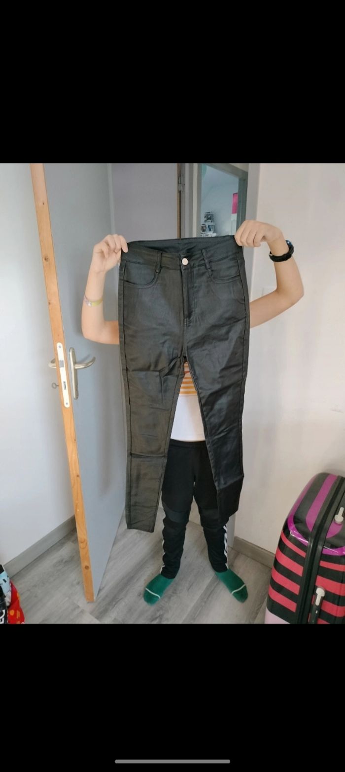 Pantalon huilé noir skinny