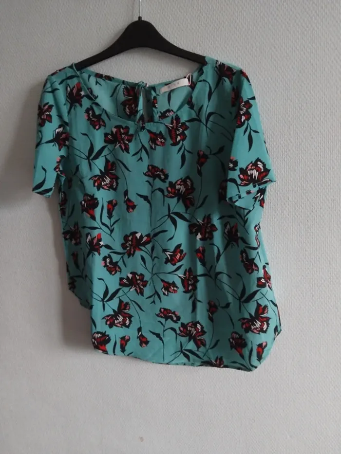 Blouse vila Neuf avec étiquette taille M - photo numéro 2
