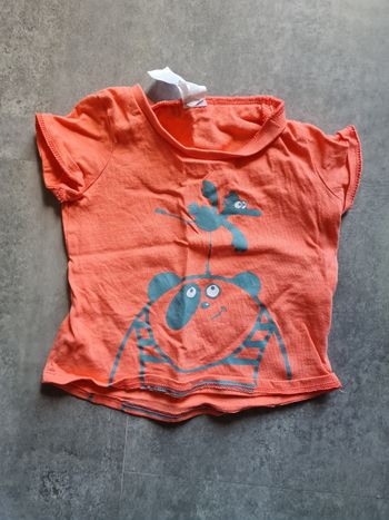 Tee-shirt à manches courtes taille 12 mois