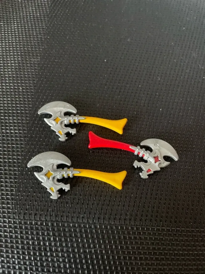 Playmobil lot 3 haches chevaliers du dragon rouge 4768 5168 4835 4837 4838 5243 5409 moyen âge - photo numéro 3