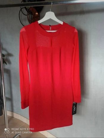 Robe courte rouge manches transparentes