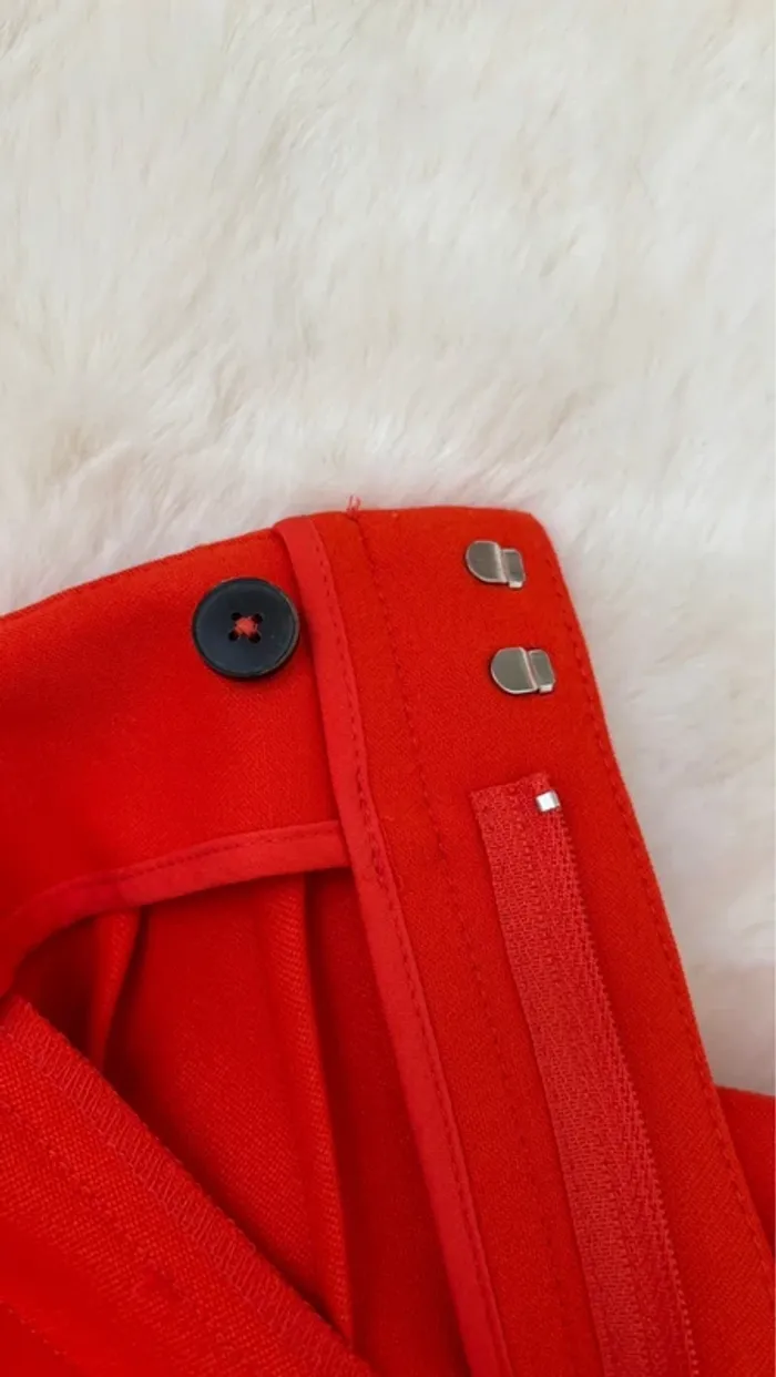 Short rouge cintré Zara - photo numéro 3