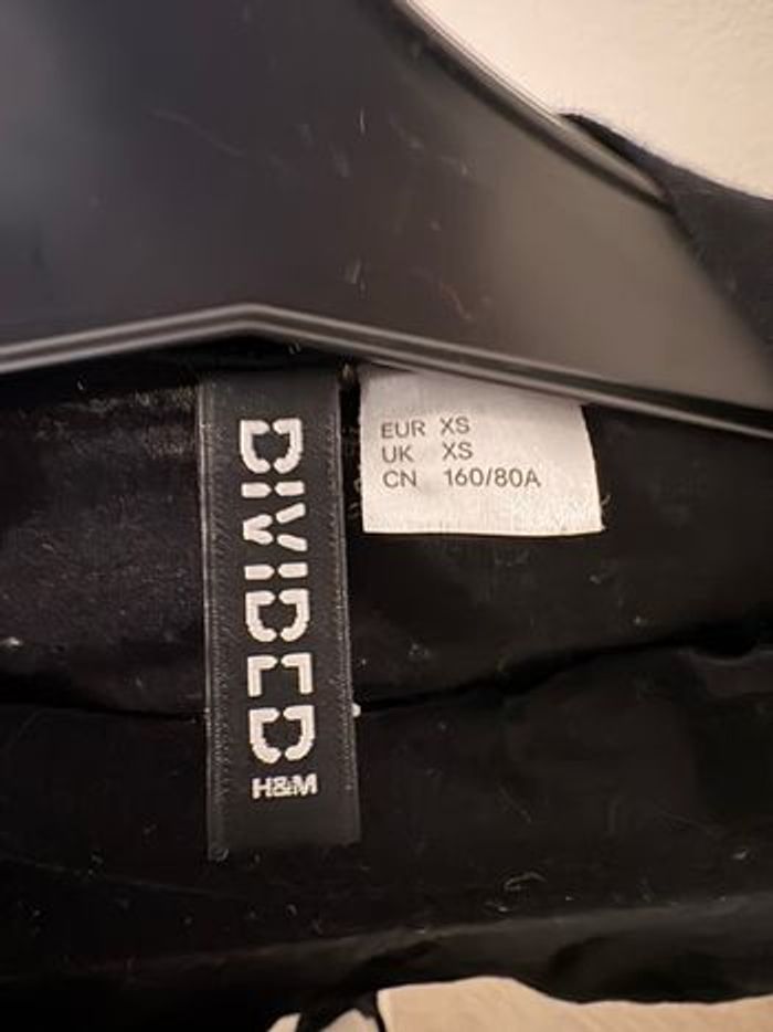 T-shirt manches longues dos nu - photo numéro 3