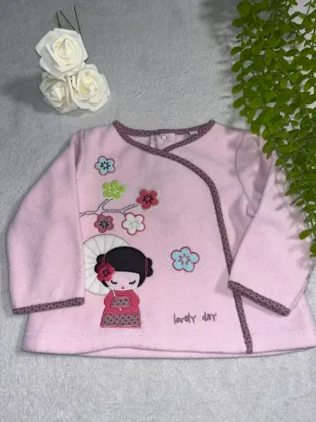 Très beau haut, a longue manche bébé filles