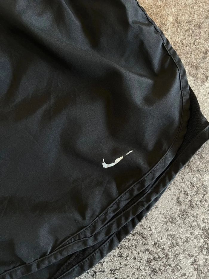 Short sport noir femme Nike taille M Pantalón corto deportivo mujer Pantaloncino donna Damen - photo numéro 2
