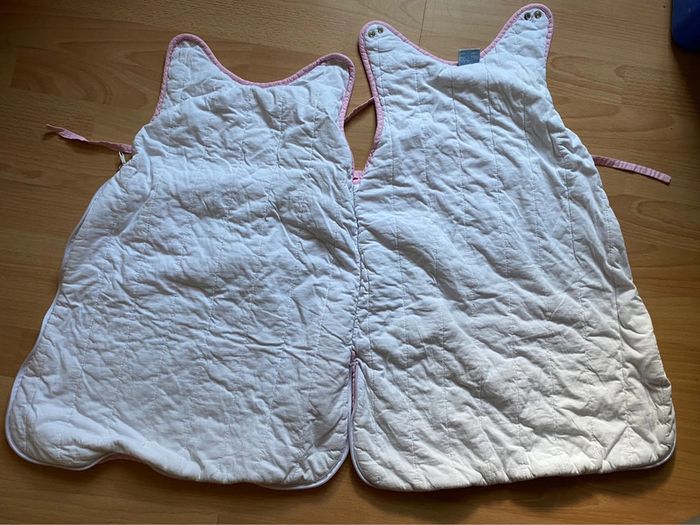 Belle gigoteuse blanche et rose T. 6 mois fille TBE - photo numéro 4