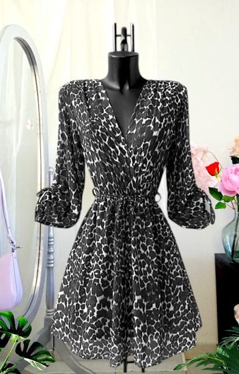 Robe midi léopard manches réglables