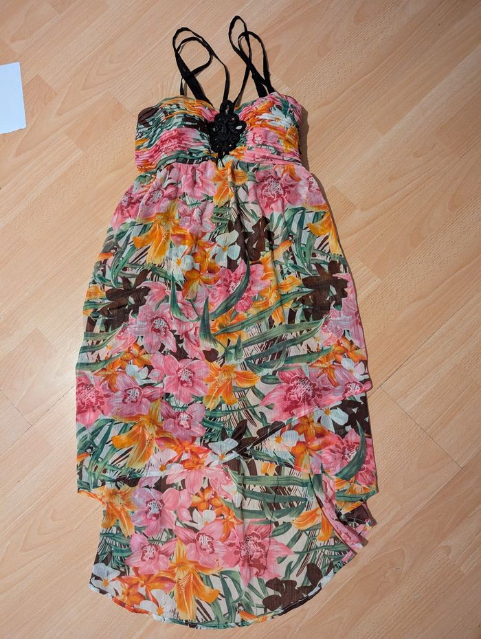 Robe bascule à fleurs courte devant et longue derrière