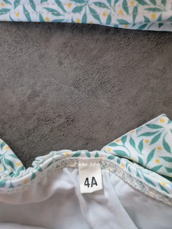 Maillot de bain bikini fille 4 ans comme NEUF - photo numéro 2