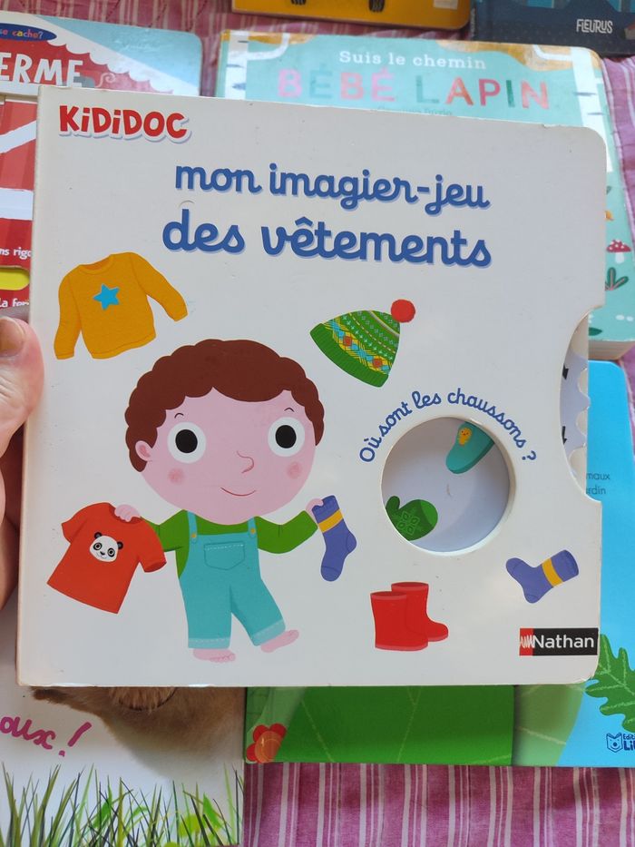 Lot livres 12/18 mois - photo numéro 2