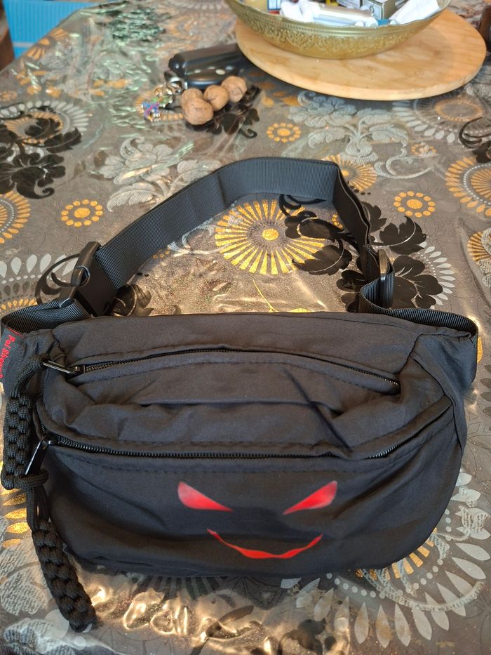 Sac Banane pour Hommes HUOHUO - Sac Bandoulière Style Coréen avec Sangle de Ceinture,  neuf prix 4 euro