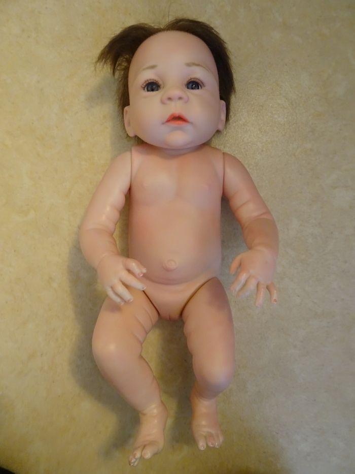 Poupée reborn réaliste fille 43cm - photo numéro 3
