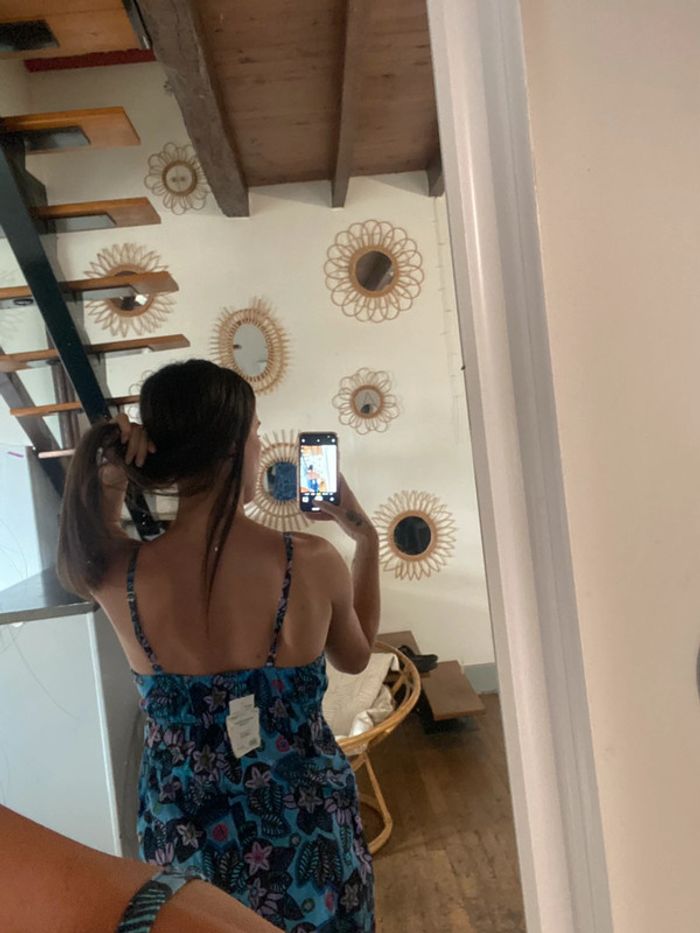 Robe bleue à motifs - photo numéro 4