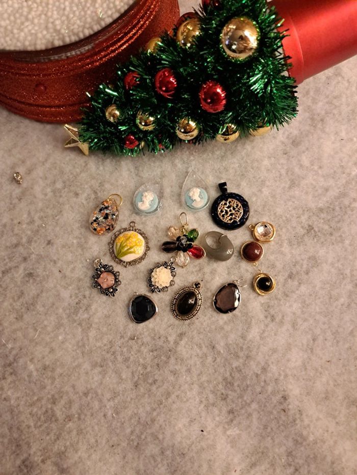 Lot de pendentifs multicolore Chic