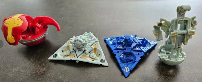 Lot de 4 Bakugan - photo numéro 2