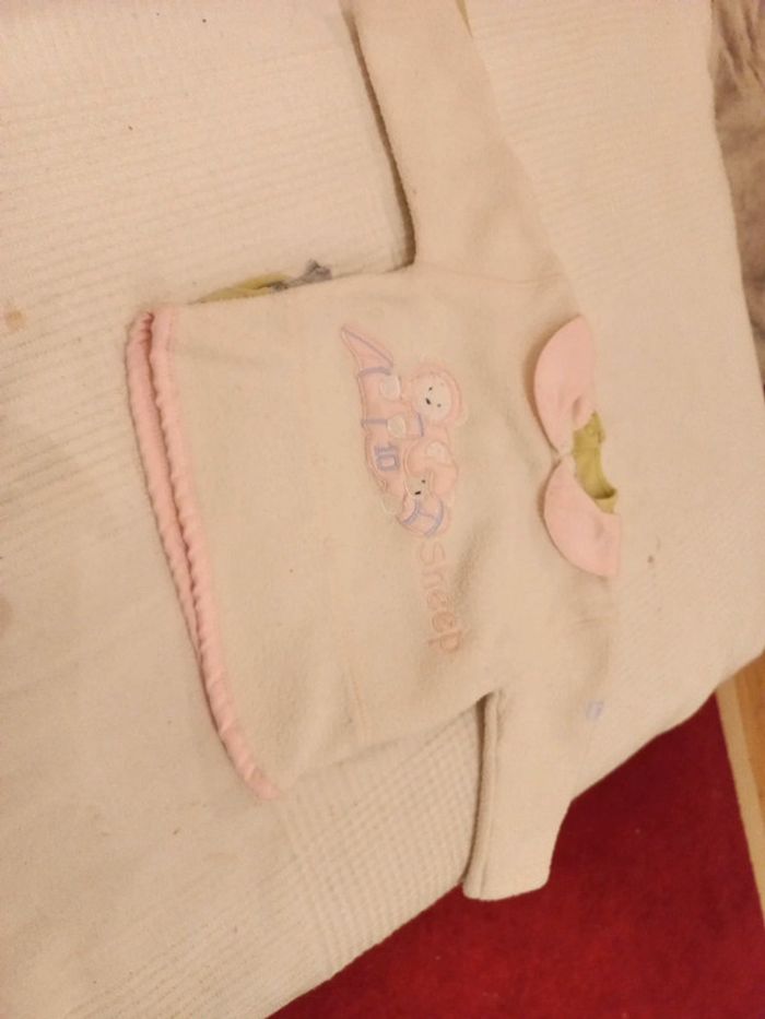 LOT Haut vert fin et pull blanc chaud de 6 à 9 mois - photo numéro 4