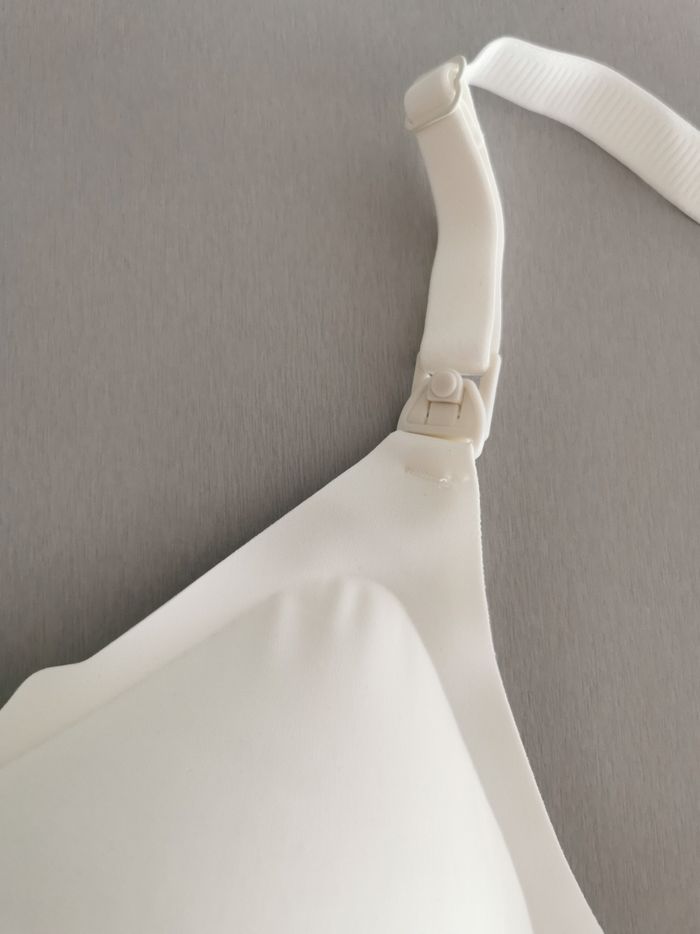 Soutien-gorge maternité jamais porté - photo numéro 4