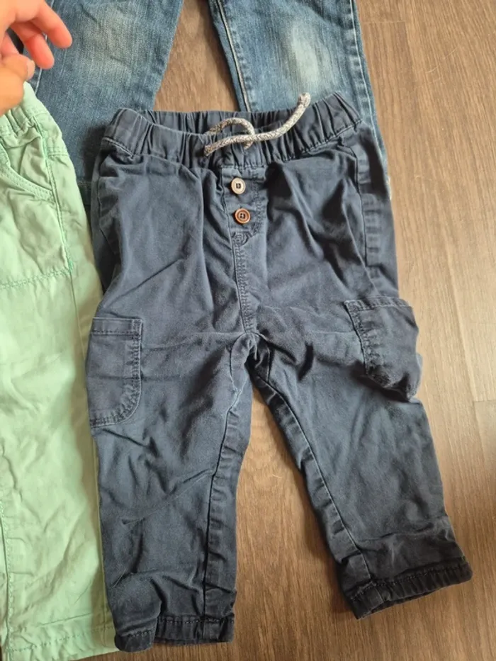 Magnifique lot de 4 pantalons 12 mois - photo numéro 2