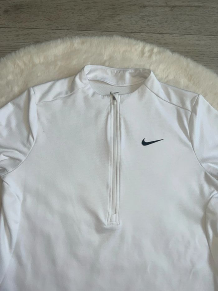 Haut Nike - photo numéro 2