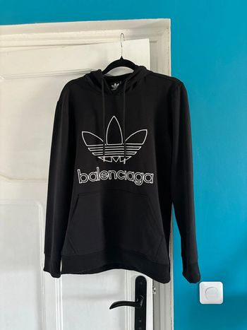 Pull noir