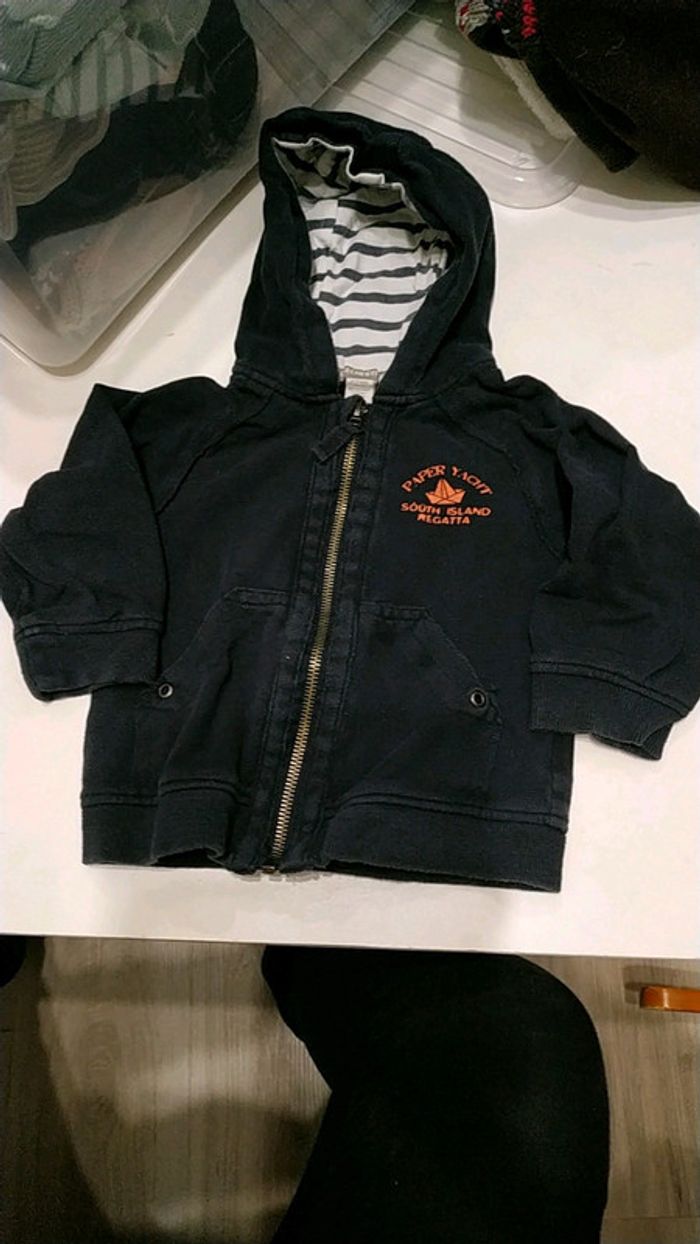 Sweat à capuche zippé 23 mois