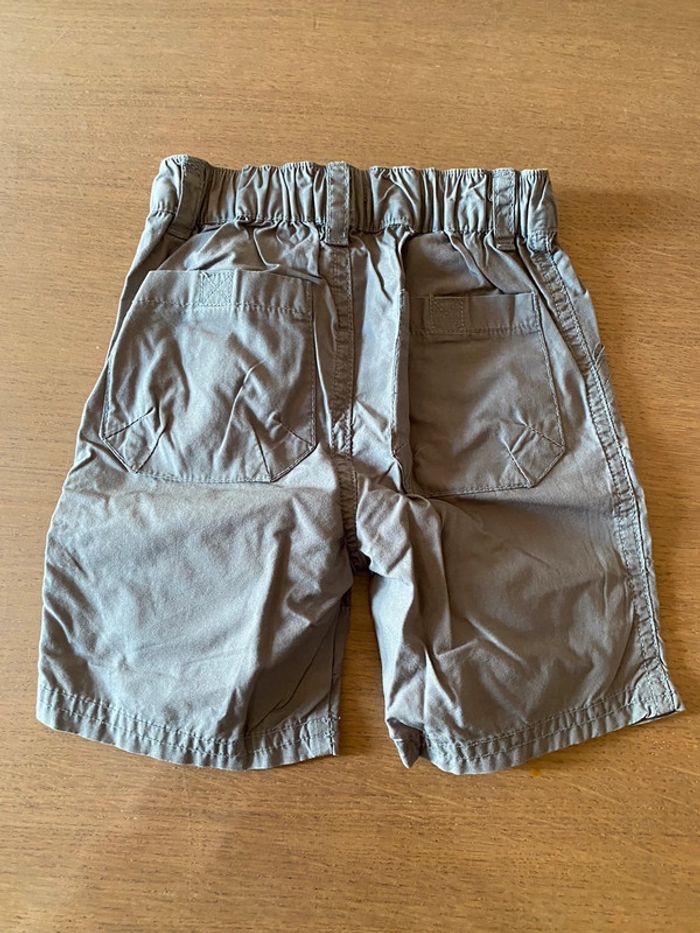 Short gris - photo numéro 2