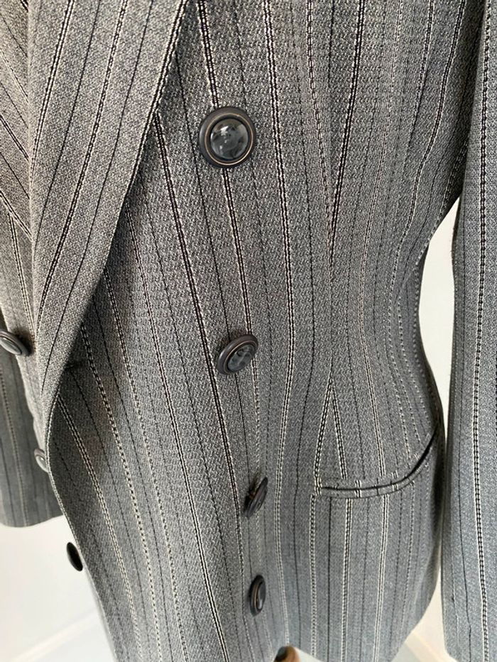 Veste blazer grise à rayures blanches - photo numéro 2