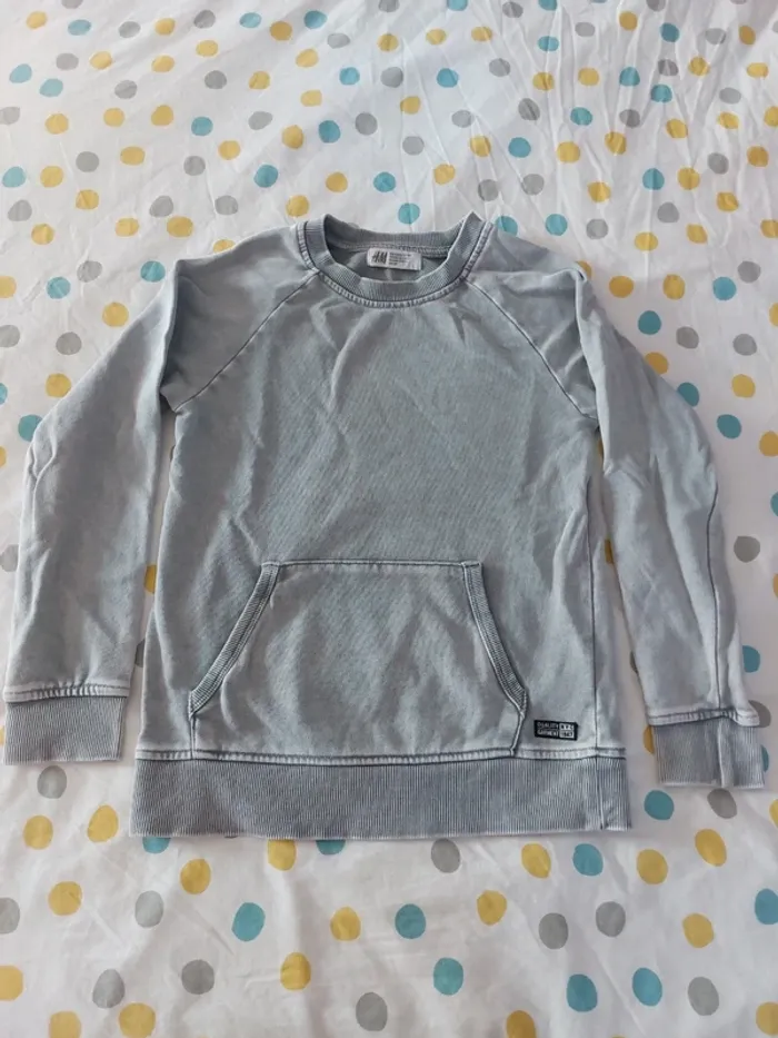 Sweat fin avec poche ventrale 122/128