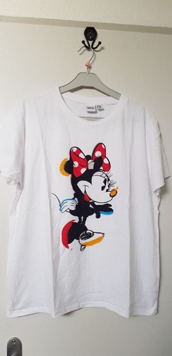 Tee-shirt Disney Primark taille L (jamais porté)