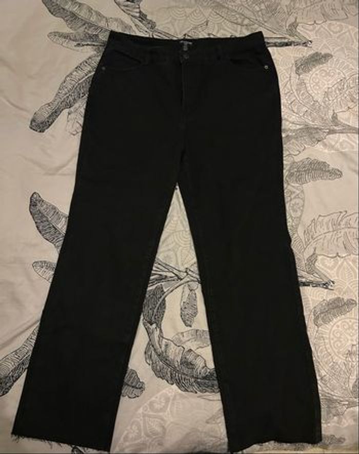 PRETTYLITTLETHING PLUS JEAN DROIT LONG NOIR