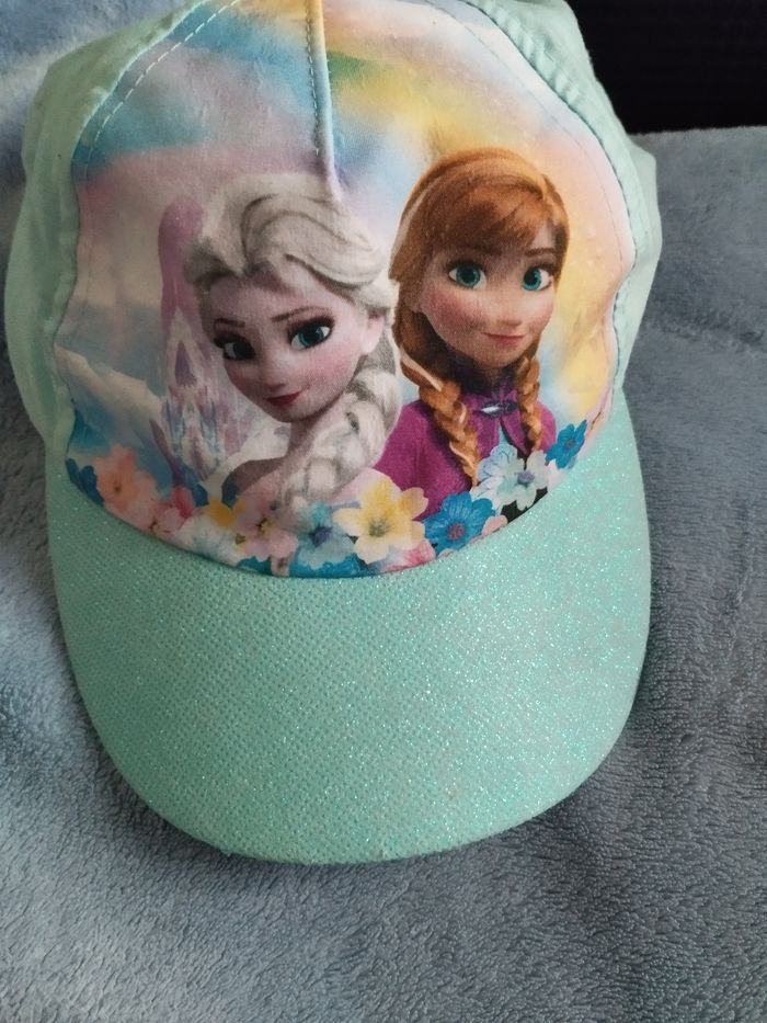Casquette la reine des neiges