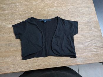 Petit gilet boléro manches courtes noir Lili gaufrette 5 ans