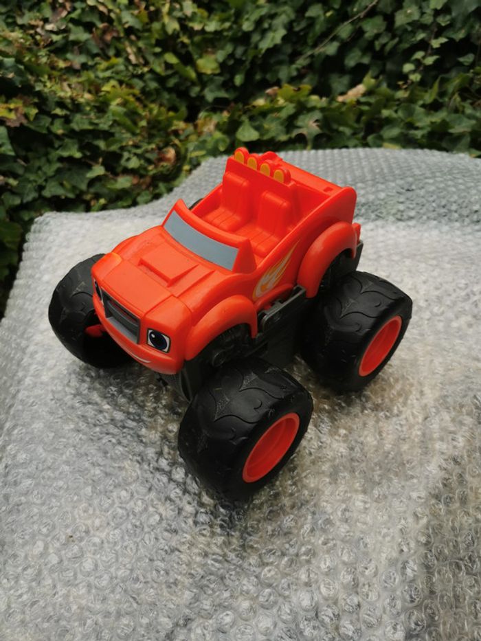 Voiture rouge Blaze and the Monster HS