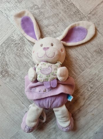 Peluche doudou lapin musicale