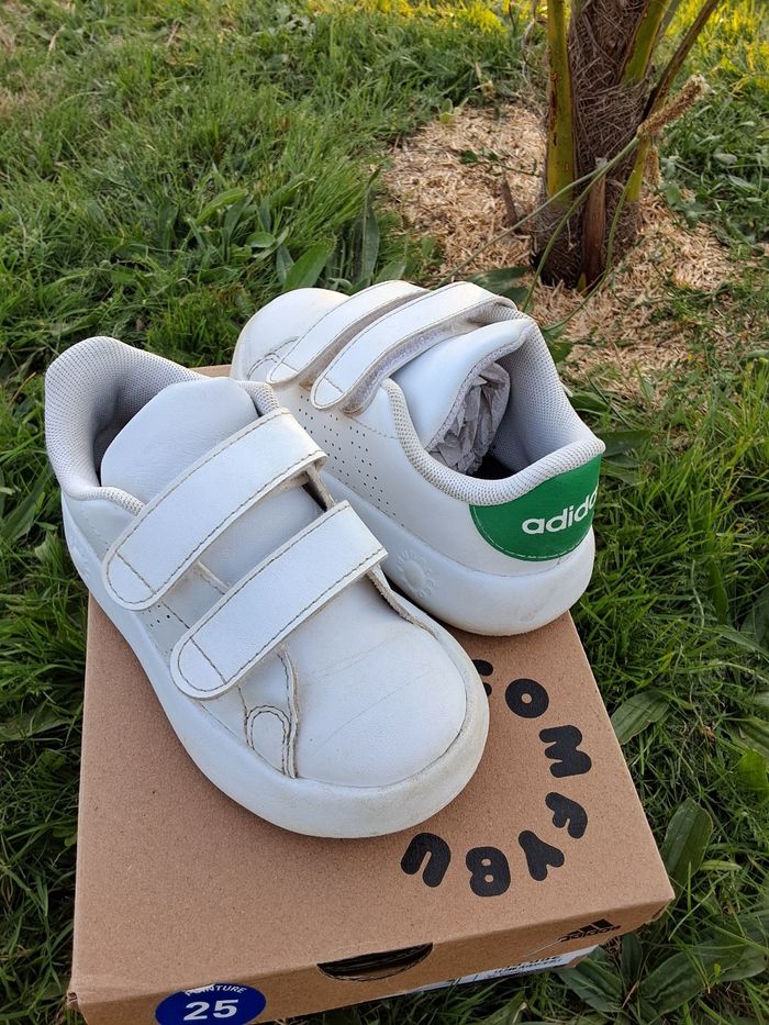 Baskets à scratchs T25 Adidas, Parfait état
