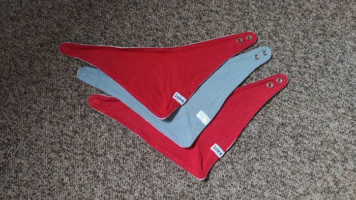 Lot 3 bavoirs bandanas bébé - photo numéro 1