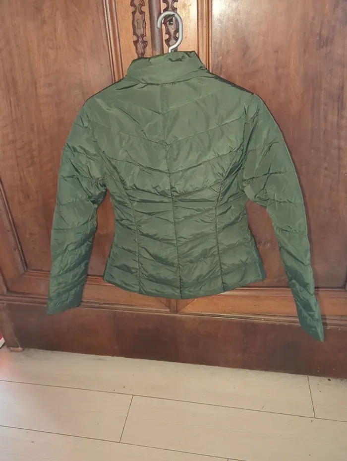 Veste matelassée neuve Ted Baker taille 1 (36) - photo numéro 2