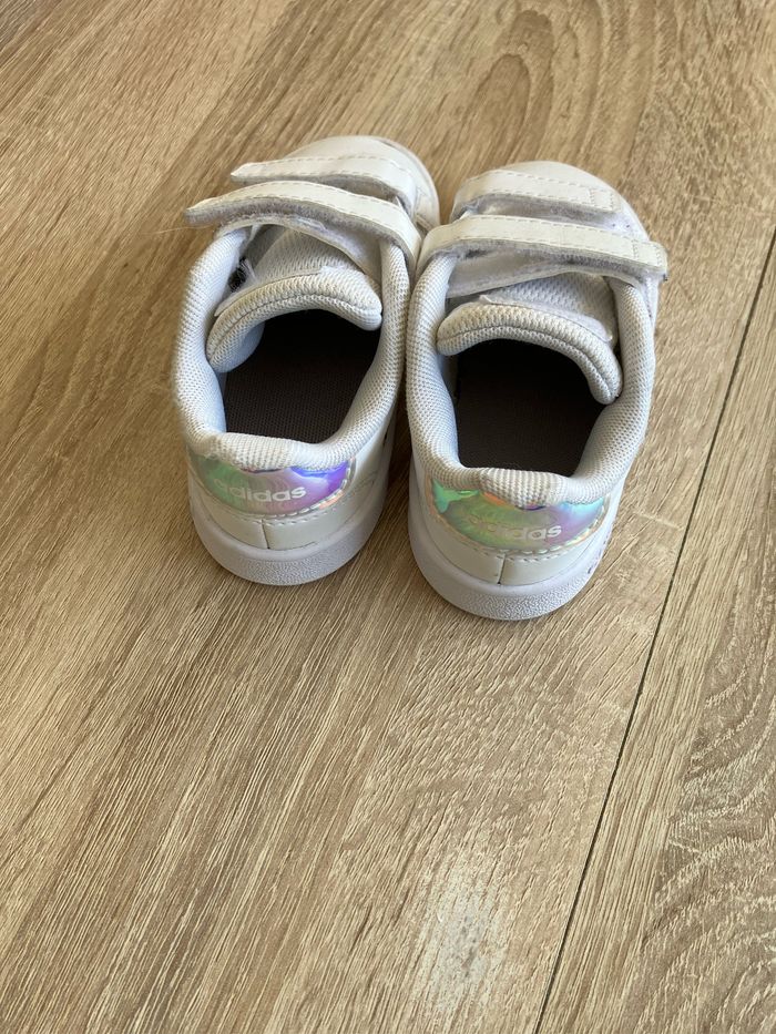 Baskets adidas 22