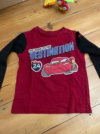 T-shirt manches longues car six ans