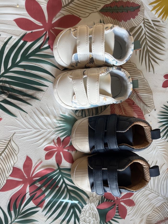 Lot de 2 paires de Baskets garçon taille 3/6 mois