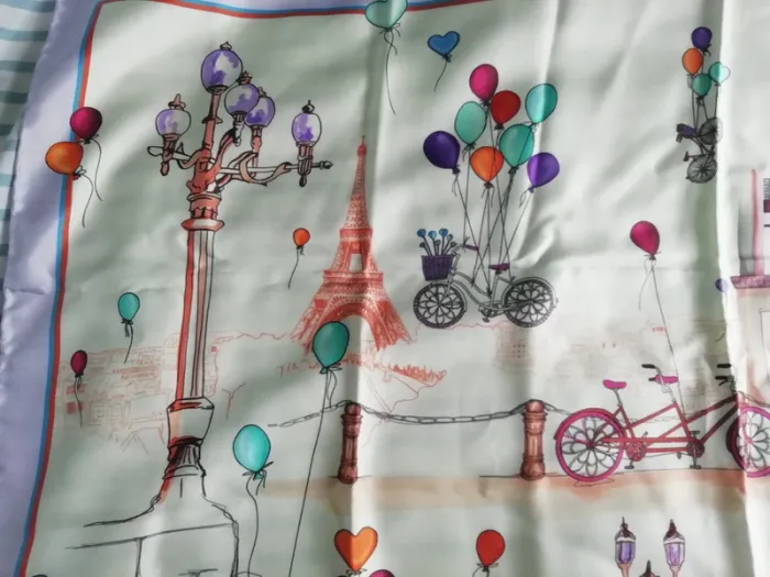 Carré de soie foulard chic longchamp vélo bike Paris glam - photo numéro 4