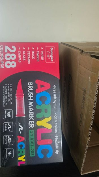 Boite Guangna 288 feutres acryliques neuve 