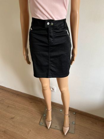 Jupe noire avec zips Morgan taille 40 jamais portée