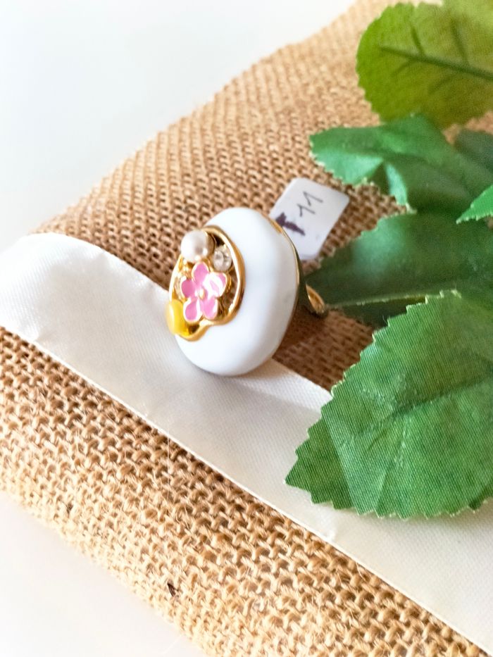 Bague florale en acier inoxydable en résine avec perles style classique neuve - photo numéro 2