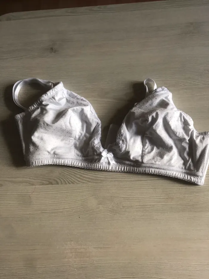 Soutien gorge allaitement neuf 105C