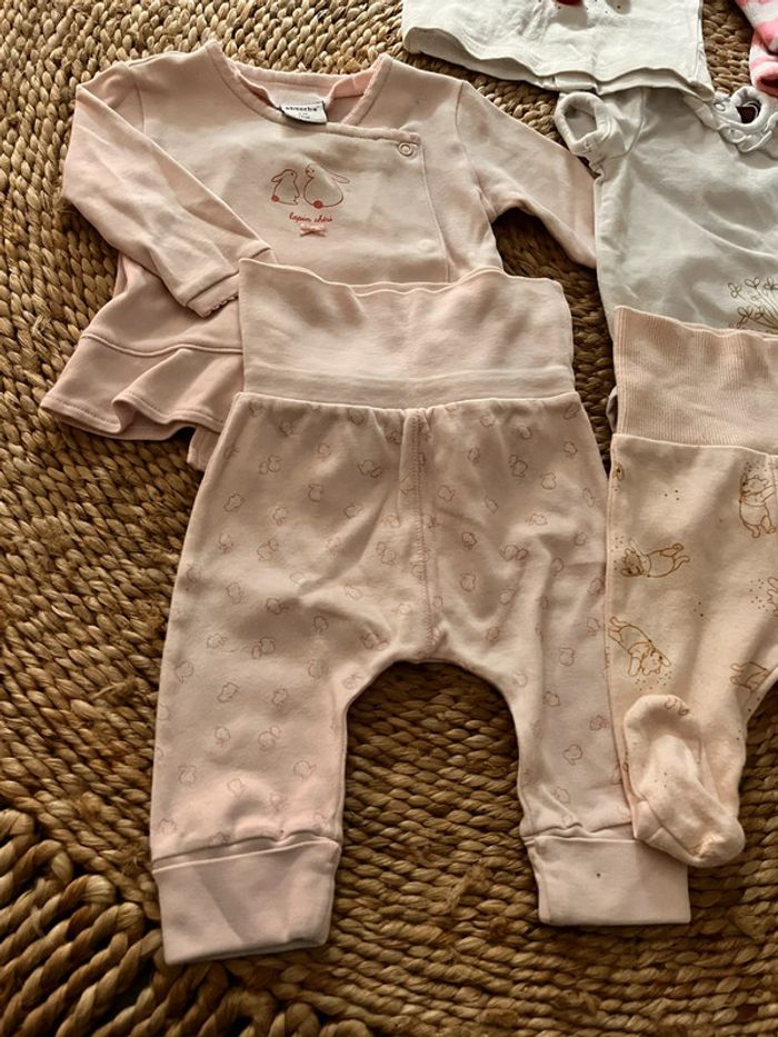 Lot bébé fille un mois - photo numéro 2